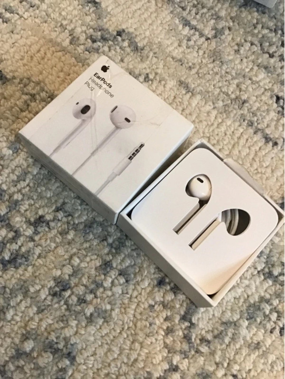 Apple EarPods, headphone plug, new